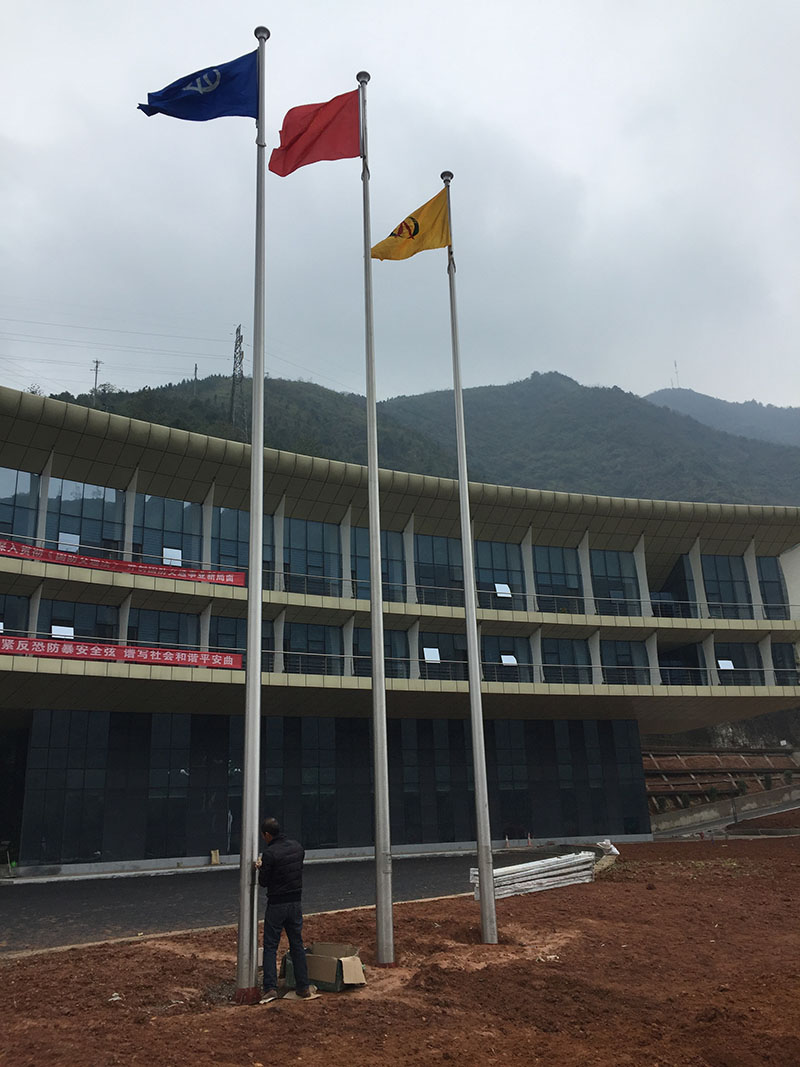 學校旗桿3